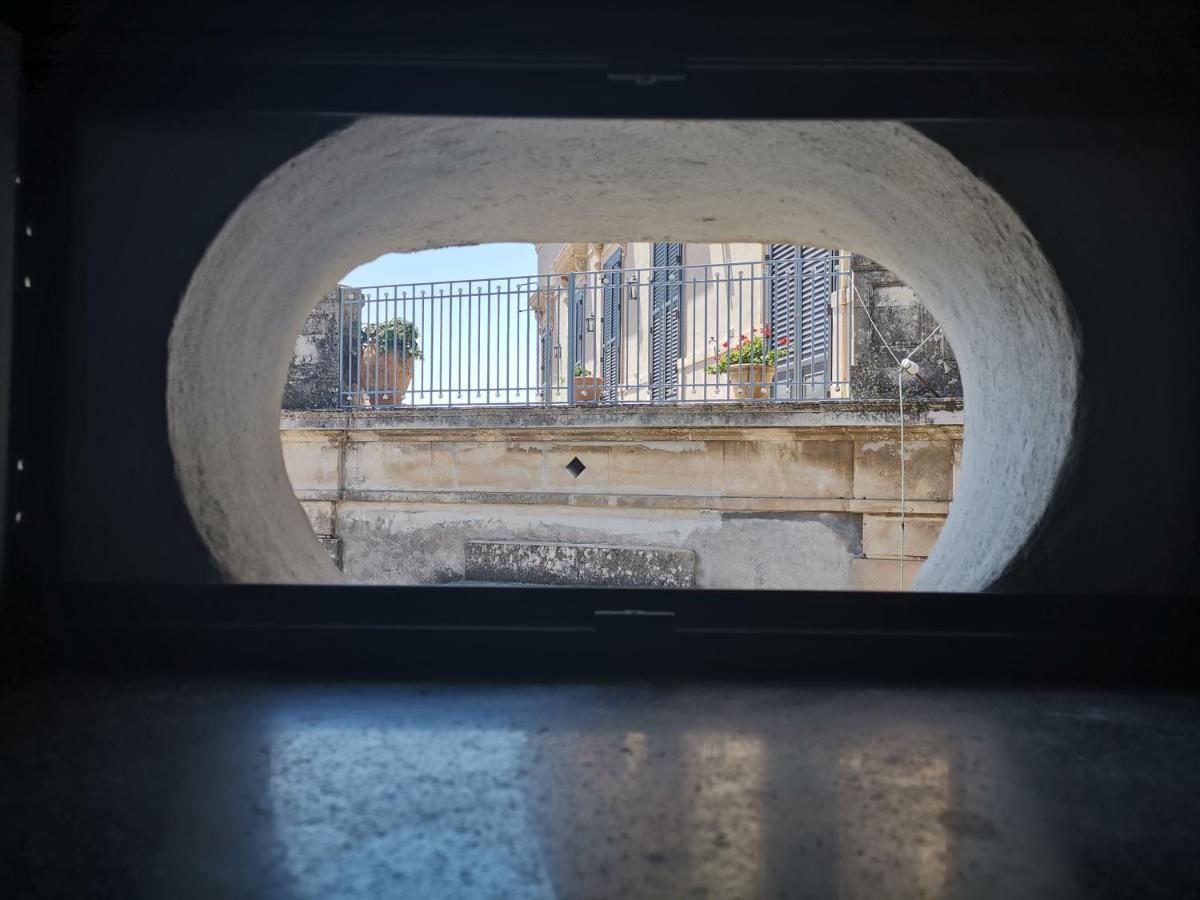 Appartement PALAZZO GEREMIA - LE dimore dell'Antiquario à Acireale Extérieur photo