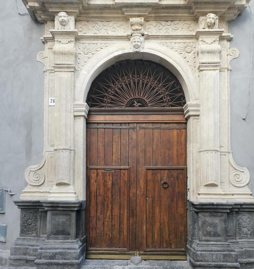 Appartement PALAZZO GEREMIA - LE dimore dell'Antiquario à Acireale Extérieur photo